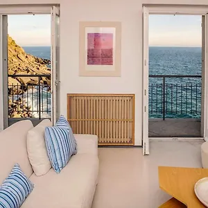 Carattino 12 Idyllic Seafront Retreat Apartment Vernazza